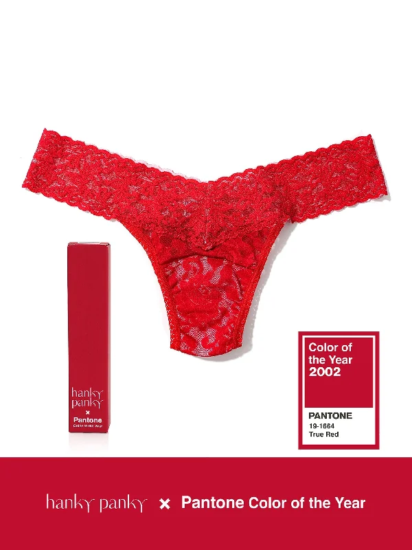 Flat-frontSignature Lace Low Rise Thong | PANTONE 19-1664 True Red