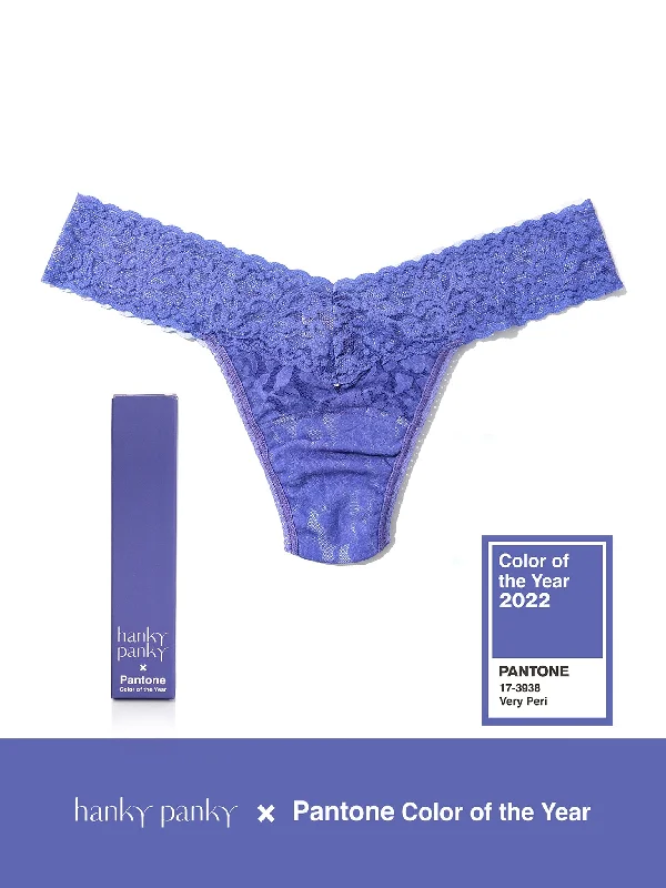 Mom JeansSignature Lace Low Rise Thong | PANTONE 17-3938 Very Peri